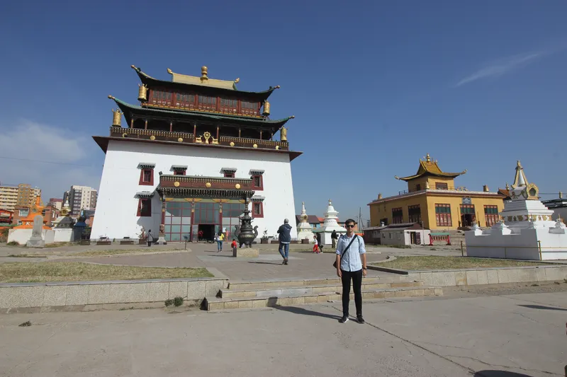 Ulaanbaatar Gandantegchinlen Monastery