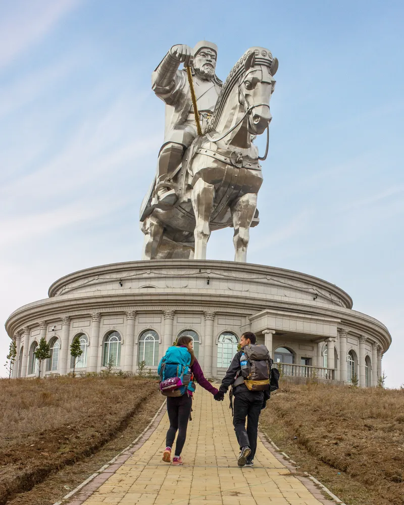 chinggis khaan statue