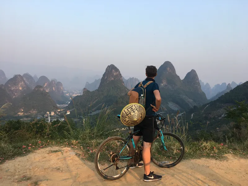 li river bike view