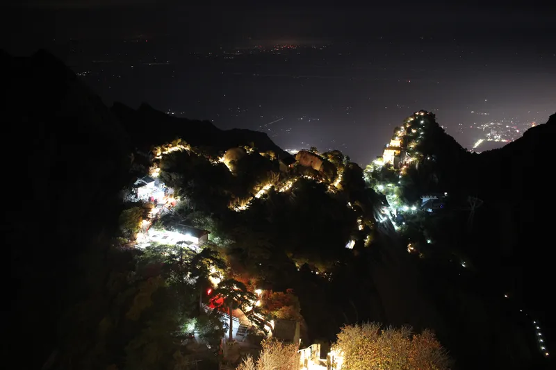 huashan night view