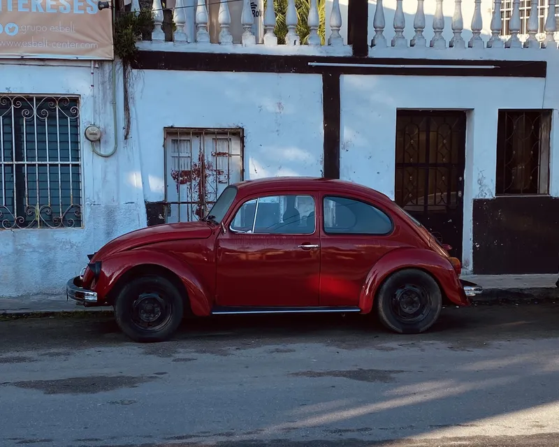 mexico street valladolid