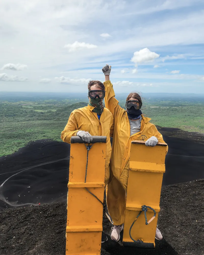 nicaragua leon volcano boarding