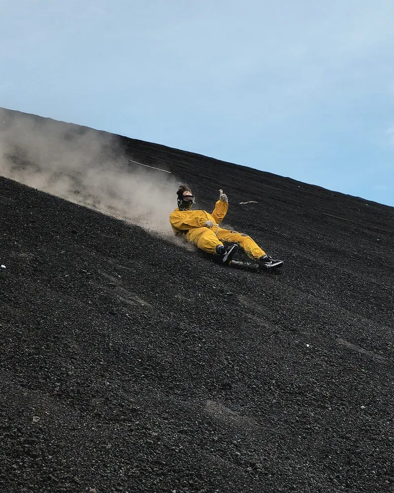 nicaragua leon volcano boarding