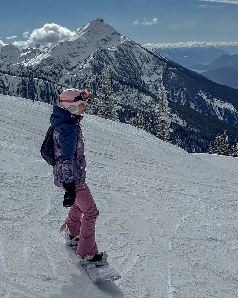 Revelstoke snowboarding