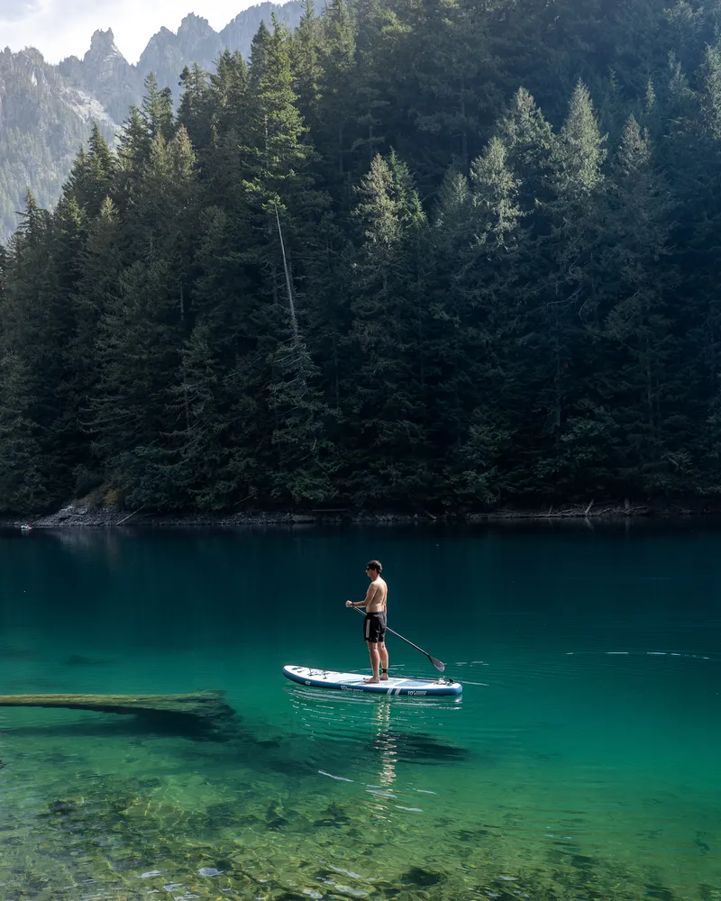 Lindeman lake paddleboarding